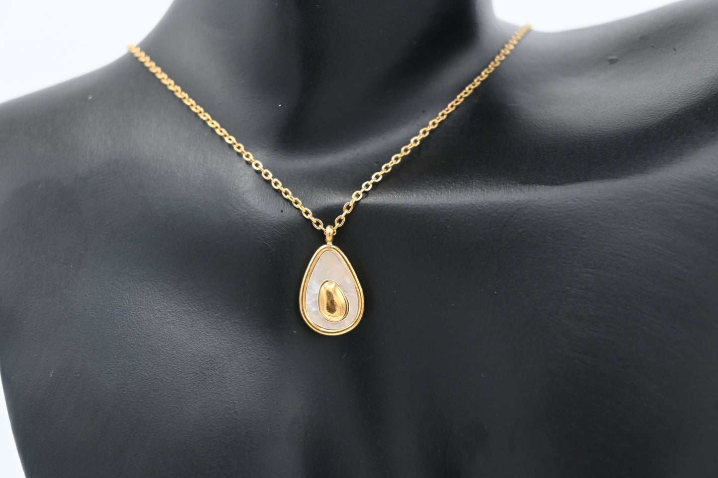 Avo Necklace