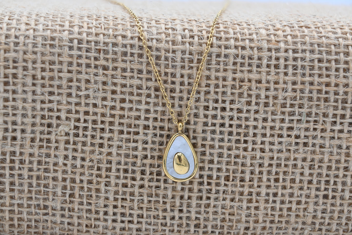 Avo Necklace